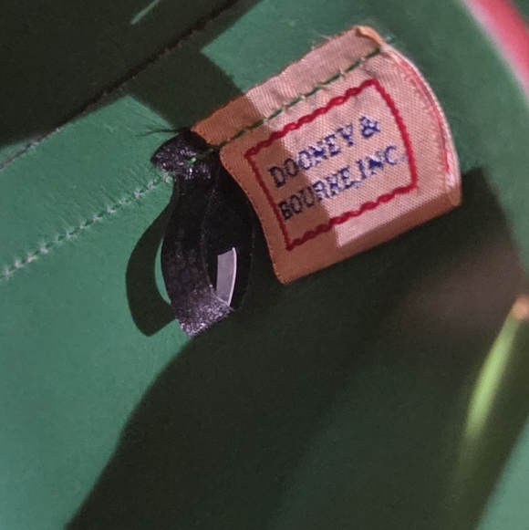 DOONEY & BOURKE LEATHER CROSSBODY & POUCH- Black & Greene - Picture 7 of 8